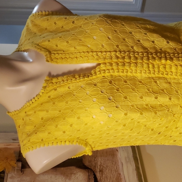 ♦️♦️SOLD♦️♦️ Banana Republic Tank - Picture 4 of 7